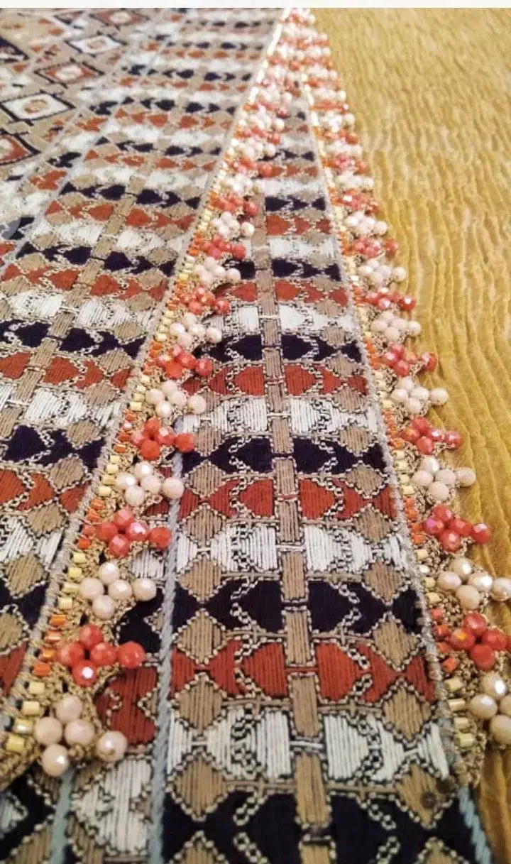 کریشی|لباس|نگین شهر, |دیوار