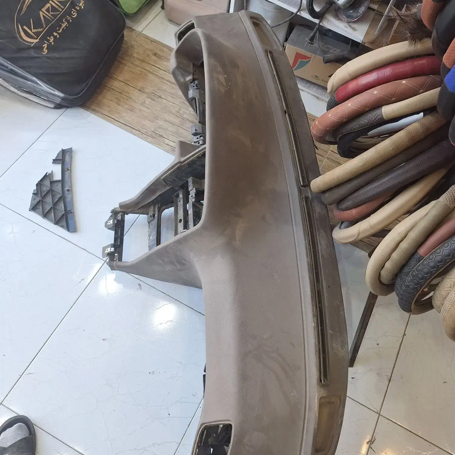 داشبورد کرم پژو قدیم|قطعات یدکی و لوازم جانبی|شهرضا, |دیوار