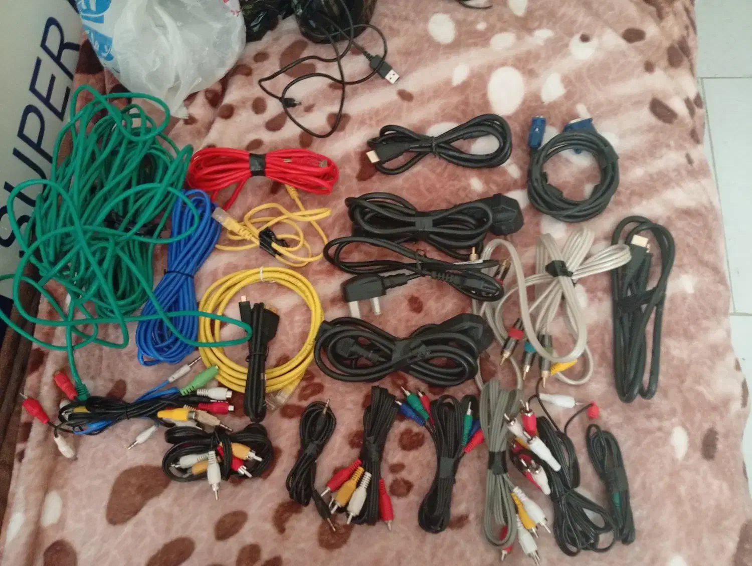 کابلهای کامپیوتر|قطعات و لوازم جانبی رایانه|پردیس, فاز ۸|دیوار