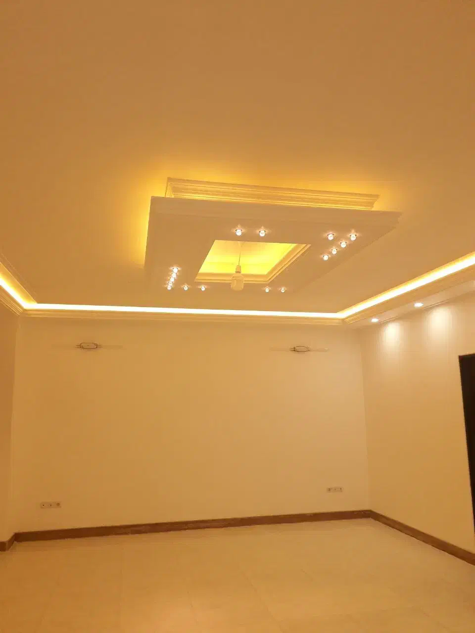 برقکار برقکشی لاین نوری نورمخفی هالوژن تعمیرات عیب|خدمات پیشه و مهارت|خرمآباد, |دیوار