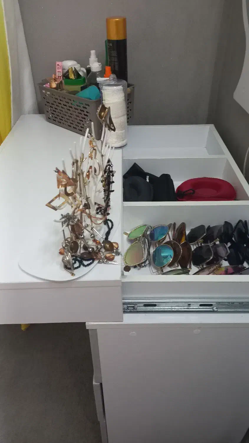 میز ارایش با اینه رینگ لایت با کشو مخفی|آرایشگاه و سالنهای زیبایی|معمولان, |دیوار