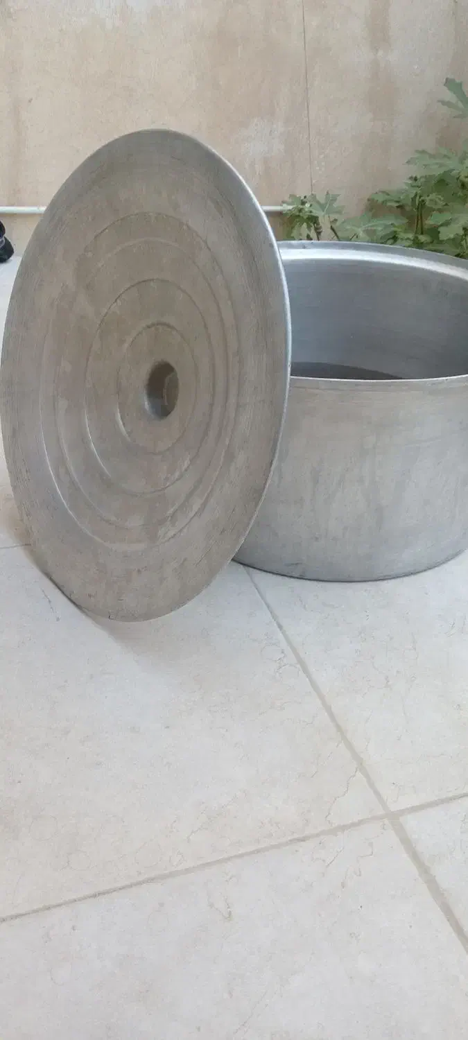 دیگ نذری|ظروف پخت‌وپز|کرمانشاه, |دیوار