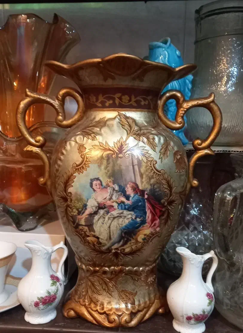 گلدان قدیمی|گل مصنوعی|همدان, |دیوار