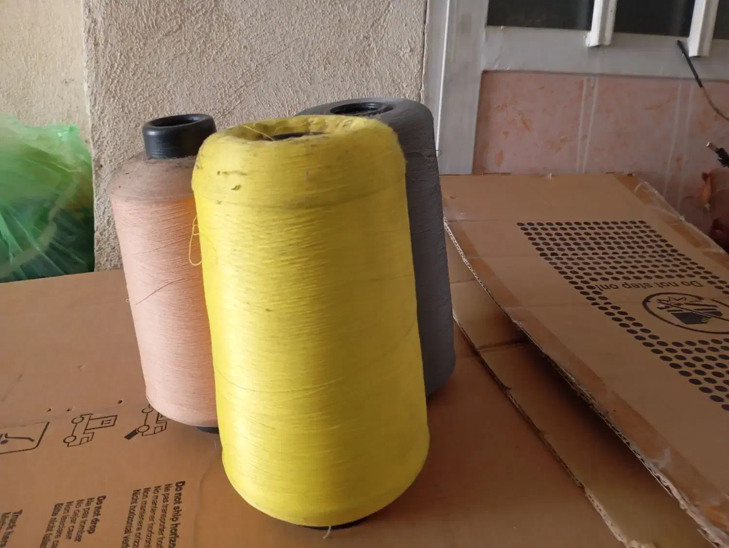 چرخ و نخ و قفسه|لوازم خیاطی و بافتنی|اسلام‌شهر, شهرک الهیه|دیوار