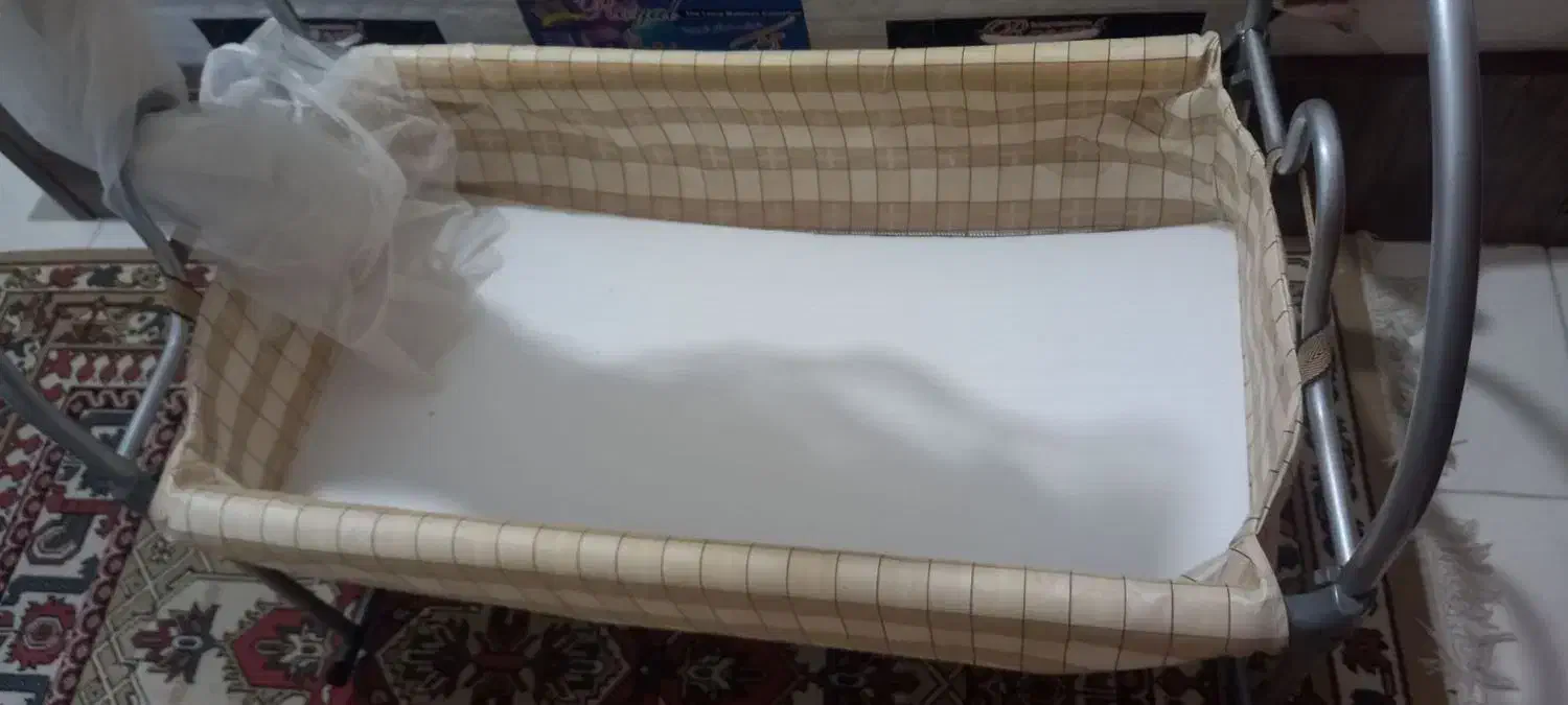 گهواره تقریبا نو هست|اسباب و اثاث بچه|شاهین‌شهر, خانه کارگر|دیوار