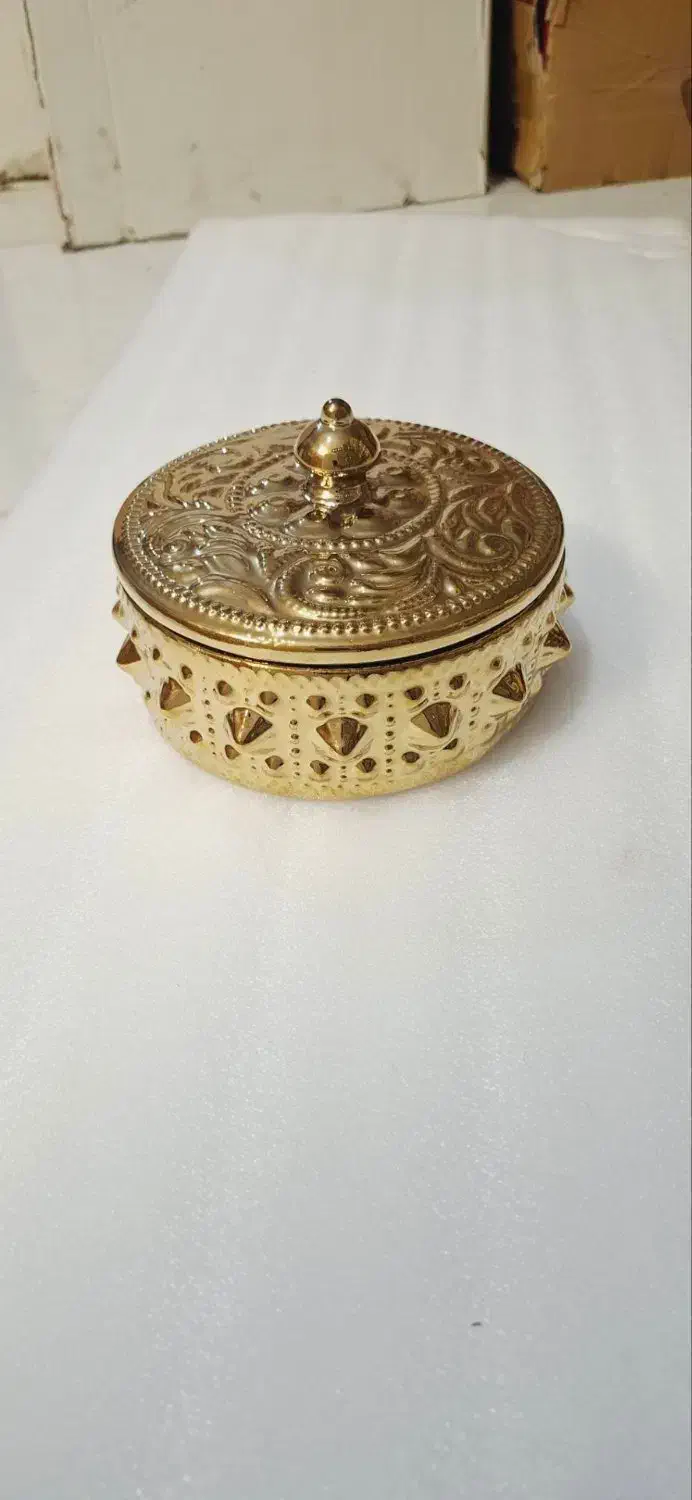 حراجی شکلاتخوری طلایی و نقره ای|حراج|قم, آزادگان|دیوار