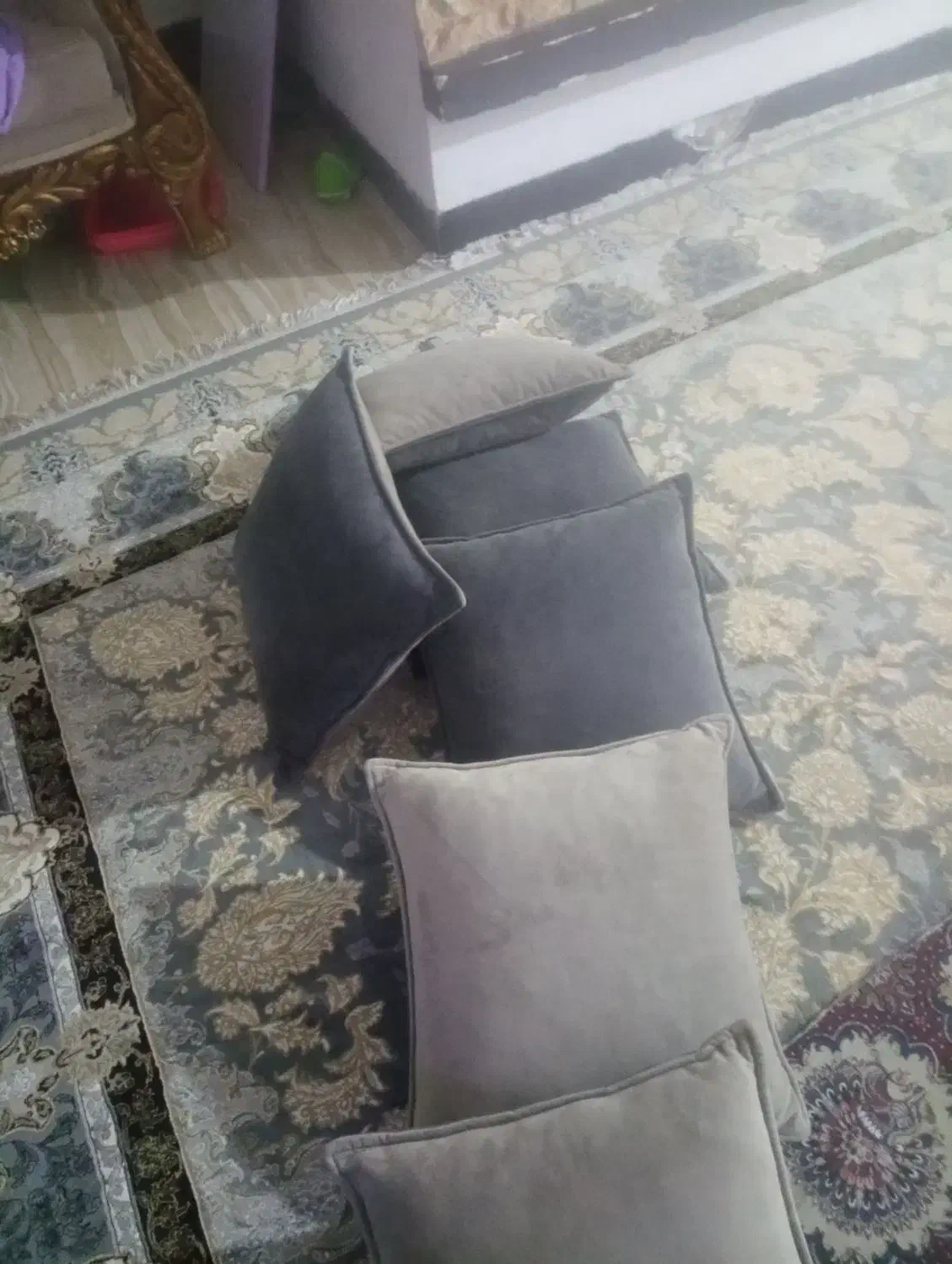 هفت عدد کوسن|رختخواب، بالش، پتو|خرمآباد, |دیوار