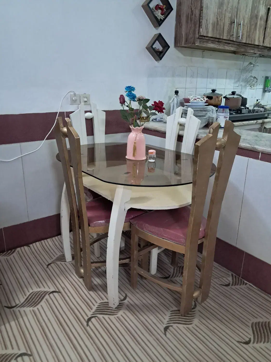 میز ناهارخوری چهار نفره شیشهای و سالم|میز و صندلی غذاخوری|مشهد, رسالت|دیوار