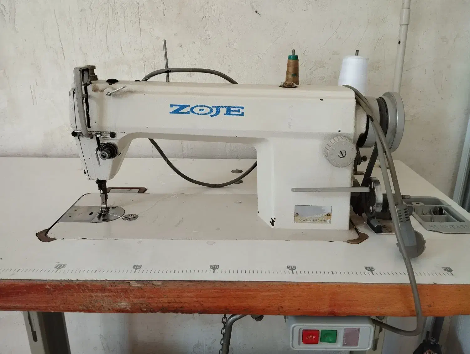 چرخ خیاطی|چرخ خیاطی و ریسندگی|میانه, |دیوار