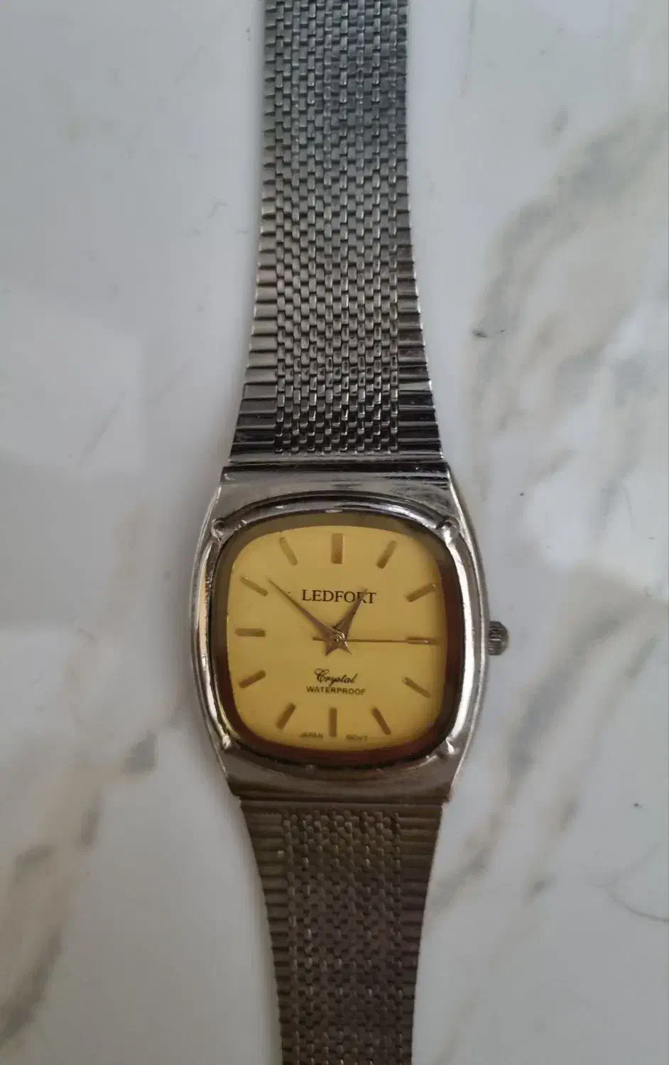 ساعت مچی LEDFORT ژاپنی قدیمی(عقربه ها طلا)|ساعت|اندیشه, اندیشه فاز ۱|دیوار