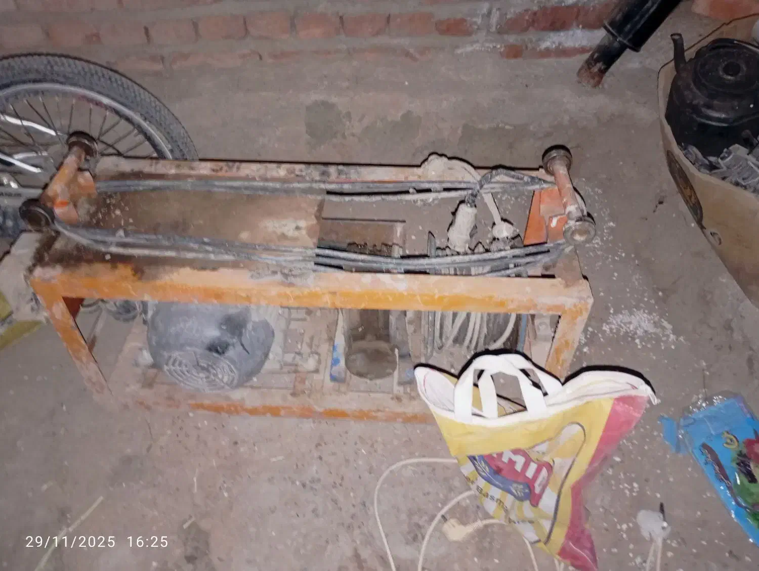 بالابر برقی|ابزارآلات|کبودرآهنگ, |دیوار