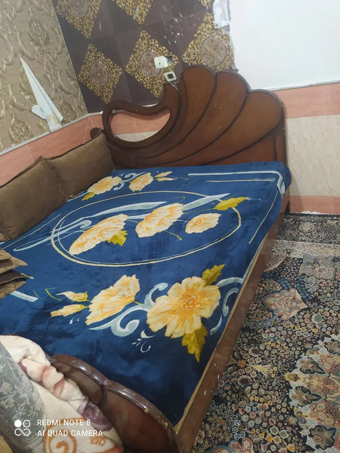 تخت بادشک|تخت و سرویس خواب|قم, شاد قلی|دیوار