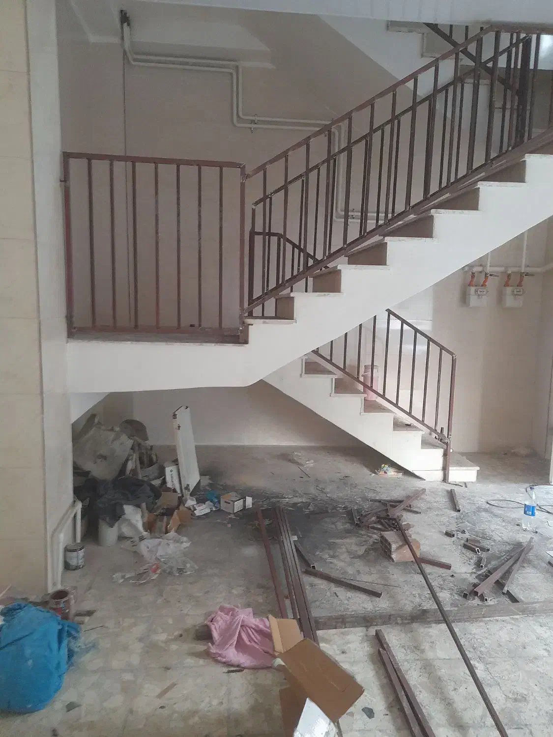 اجرای نرده راه پله فلزی و جوشکاری سیار|خدمات پیشه و مهارت|گرگان, |دیوار