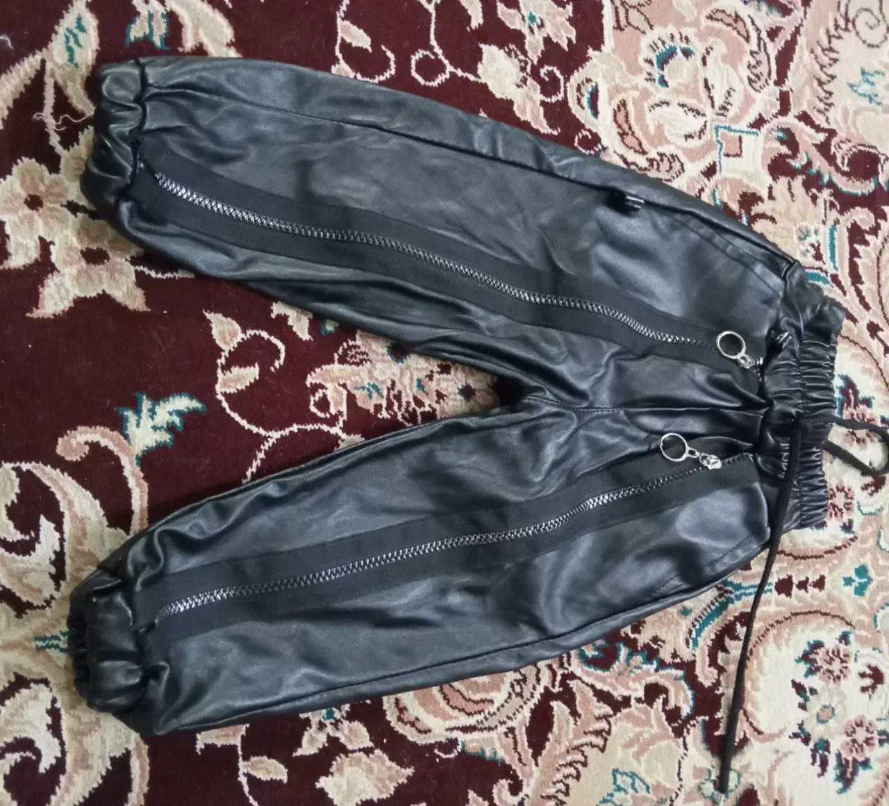 تانکور|لباس|یزد, |دیوار