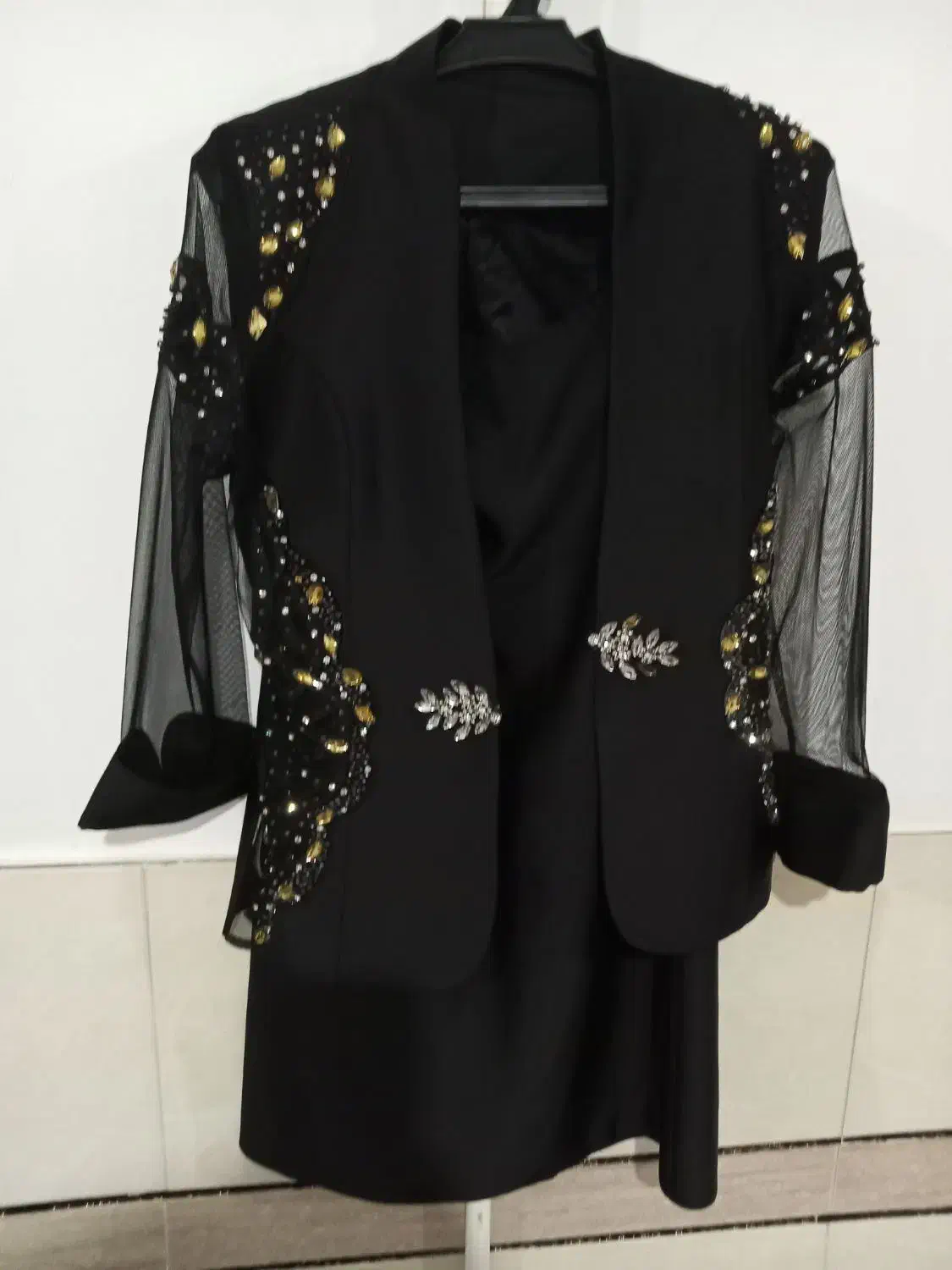 کت دامن سه تیکه|لباس|دورود, |دیوار