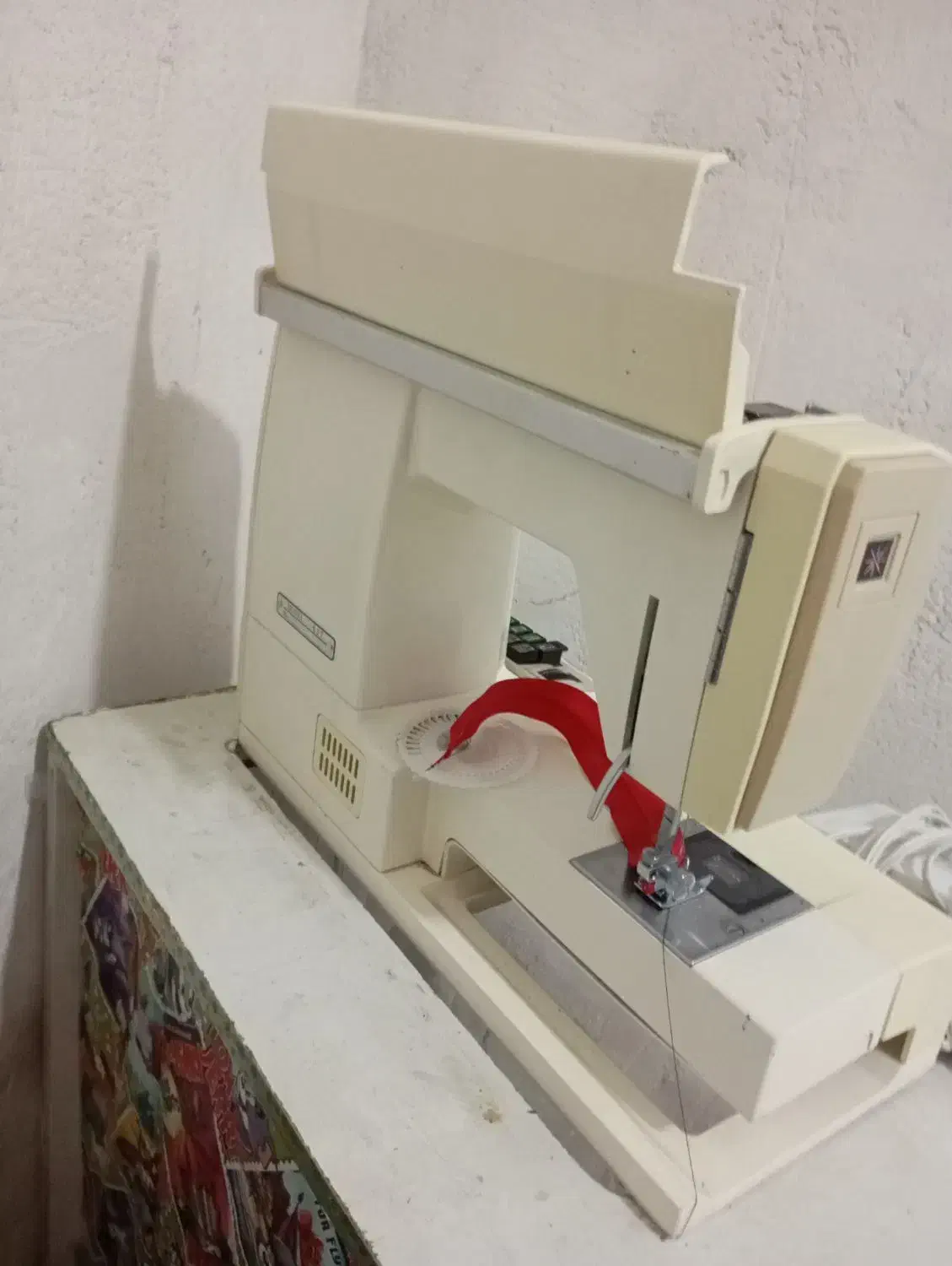 چرخ ژانومه|چرخ خیاطی و ریسندگی|باشت, |دیوار