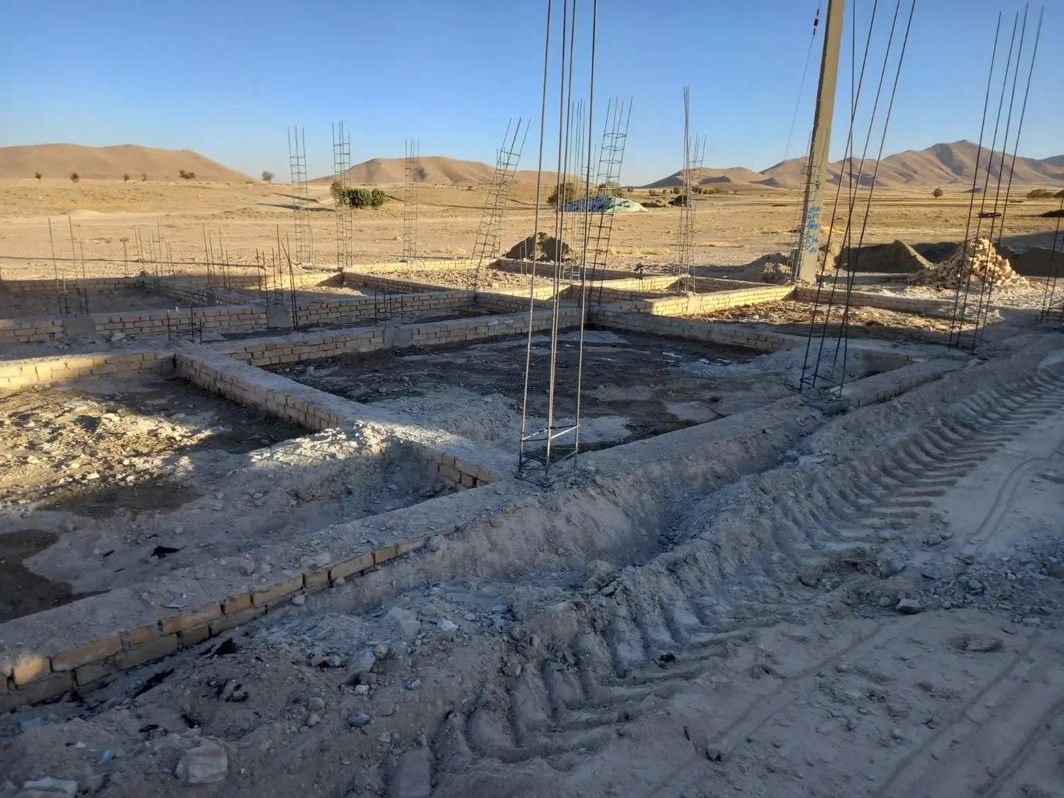 نیازمند کارگر ساختمانی|استخدام معماری، عمران و ساختمانی|گل تپه, |دیوار