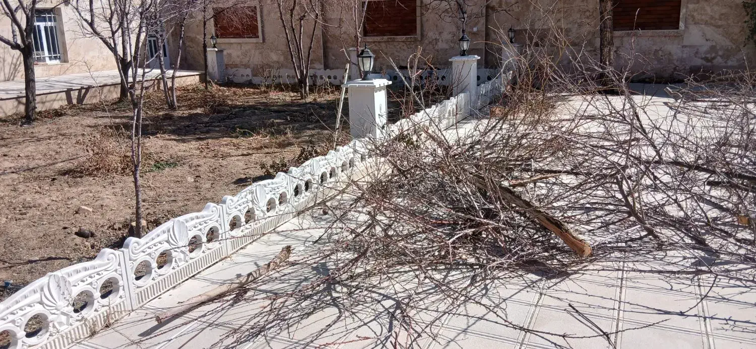 باغچه کاری ویلا .|خدمات باغبانی و درختکاری|اراک, |دیوار