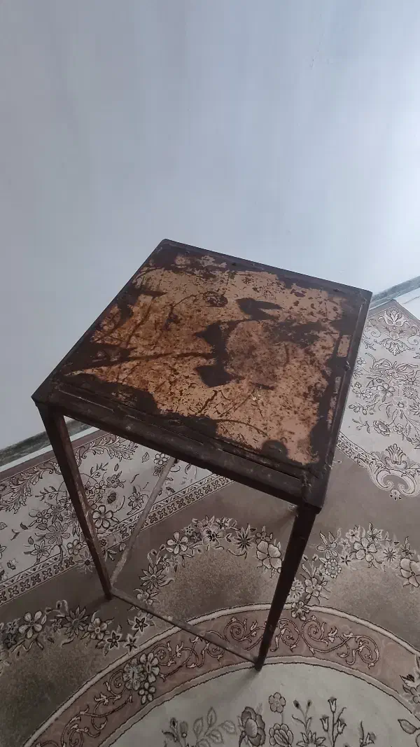 چهار پایه آهنی|صندلی و نیمکت|مشهد, الهیه|دیوار