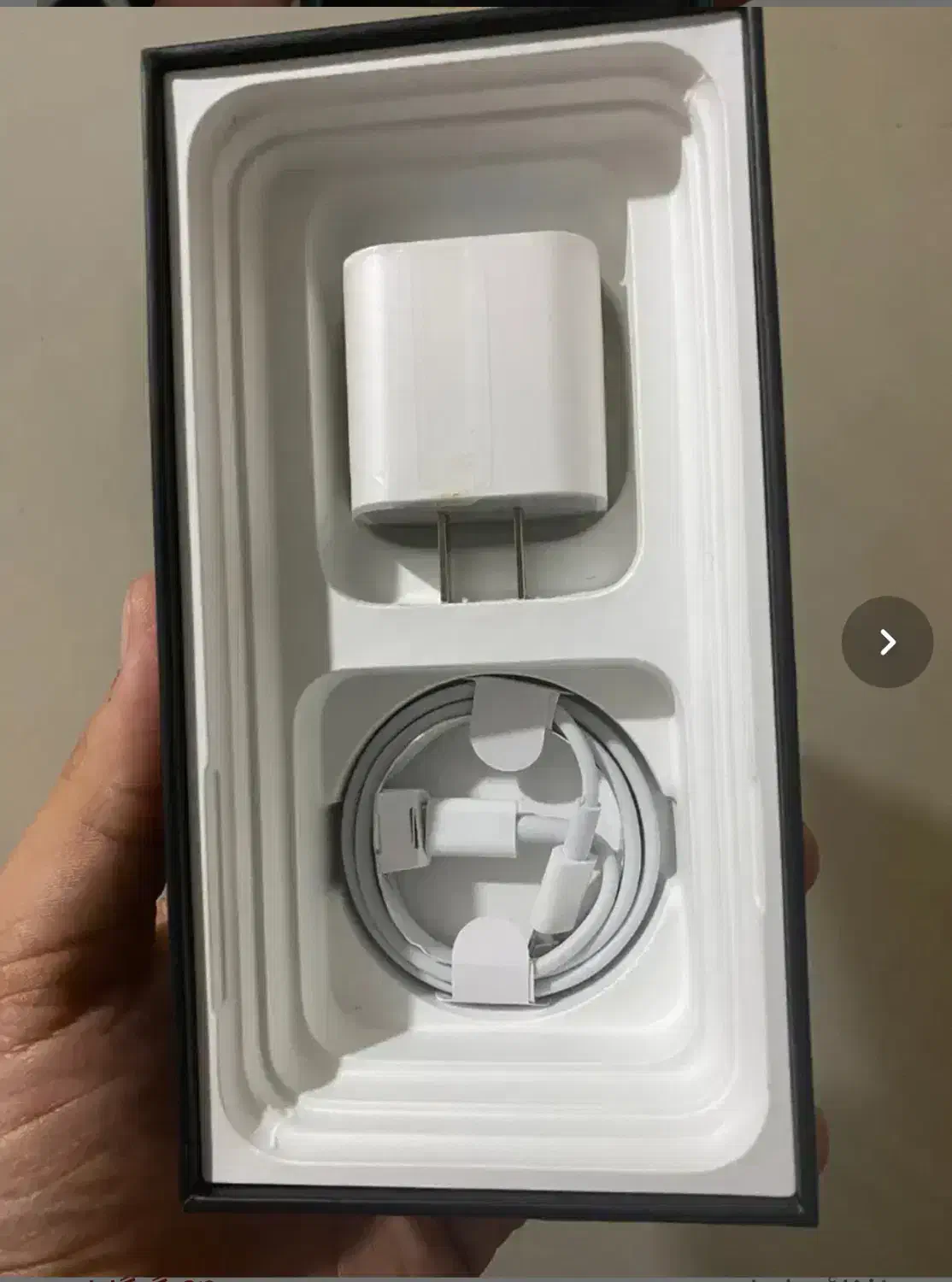 دوتا گوشی اپل|موبایل|گرمی, |دیوار