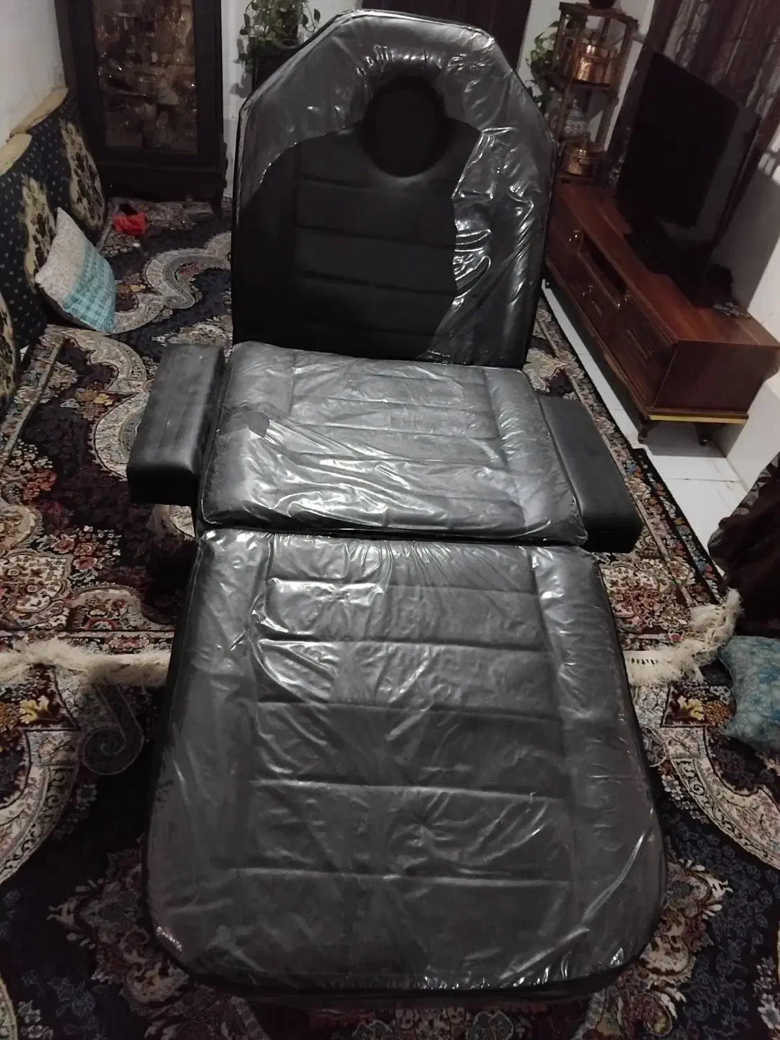 صندلی آرایشگری تتو بدن|آرایشگاه و سالنهای زیبایی|لاهیجان, آهندان|دیوار