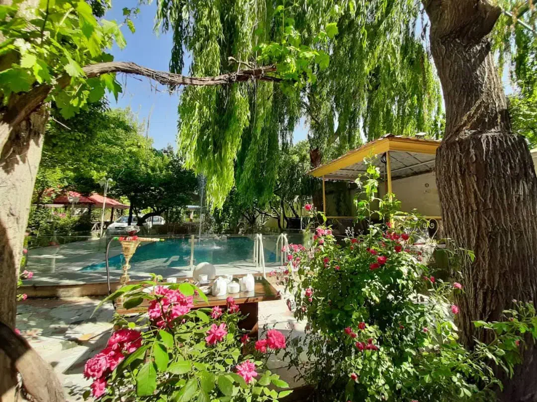 2000مترباغ رستوران باامکانات کامل با سالن نگهبانی|اجارهٔ خانه و ویلا|اندیشه, اندیشه فاز ۱|دیوار