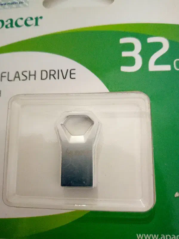 فلش مموری 64و 32|قطعات و لوازم جانبی رایانه|قم, مسجد امام حسن|دیوار