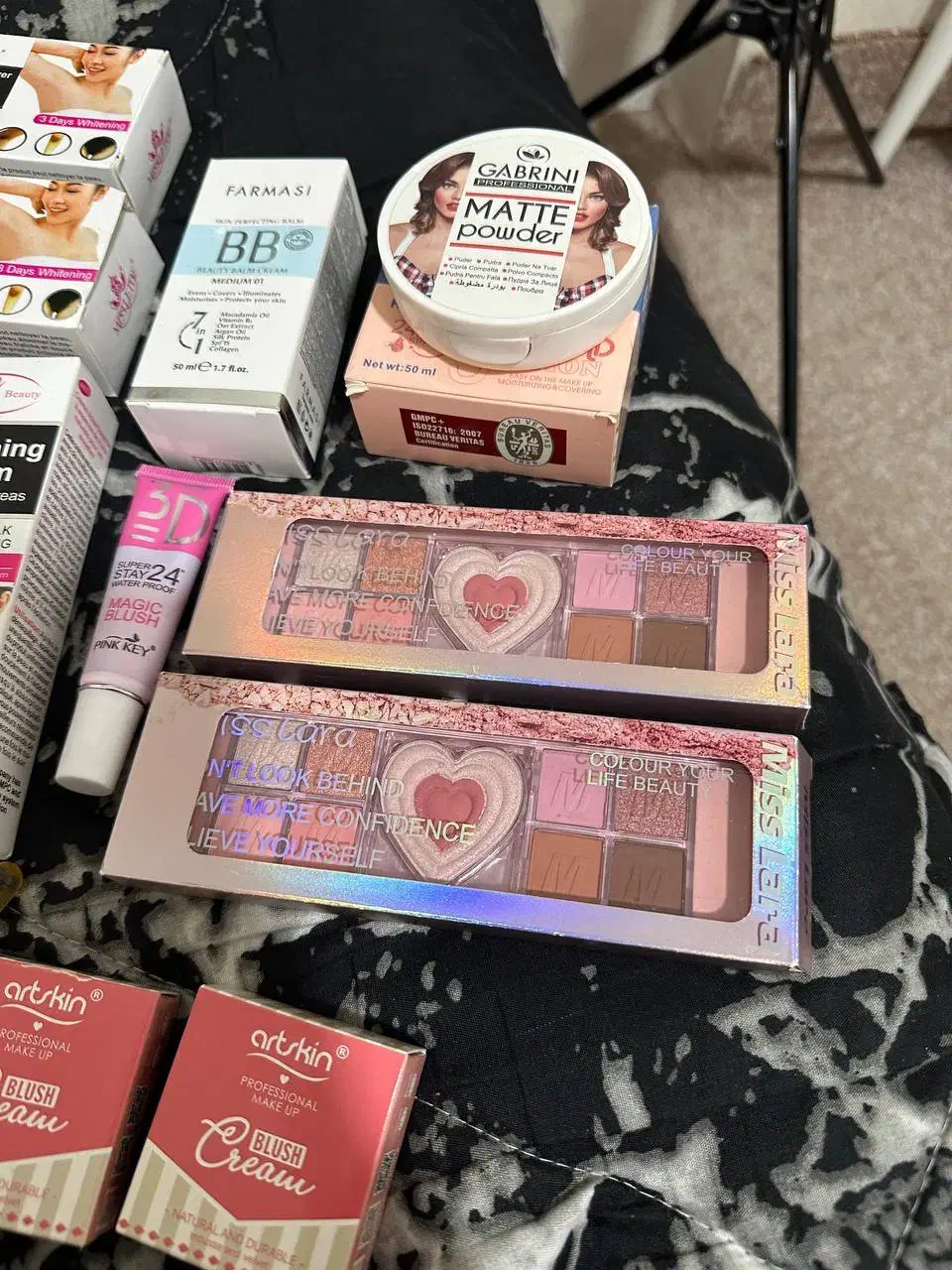 فروش فوری آرایشی.|آرایشی، بهداشتی، درمانی|مشهد, سجادیه|دیوار