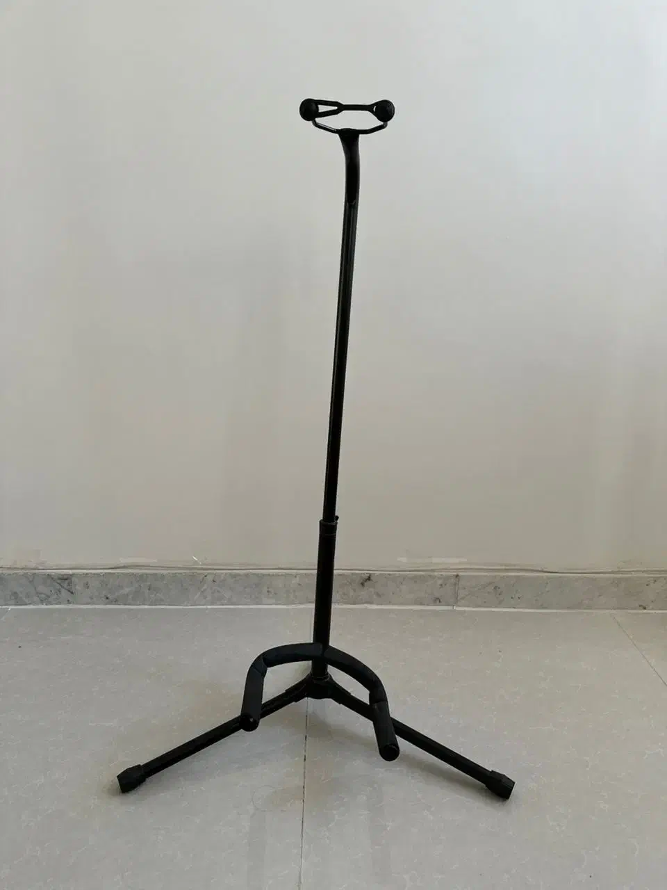 پایه باغلاما|گیتار، بیس، امپلیفایر|ارومیه, |دیوار