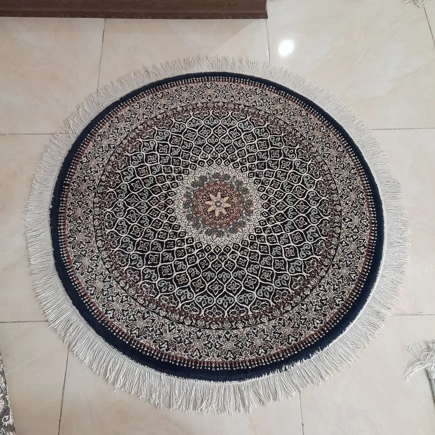 فرش گرد  یک در یک|فرش|کرمانشاه, |دیوار