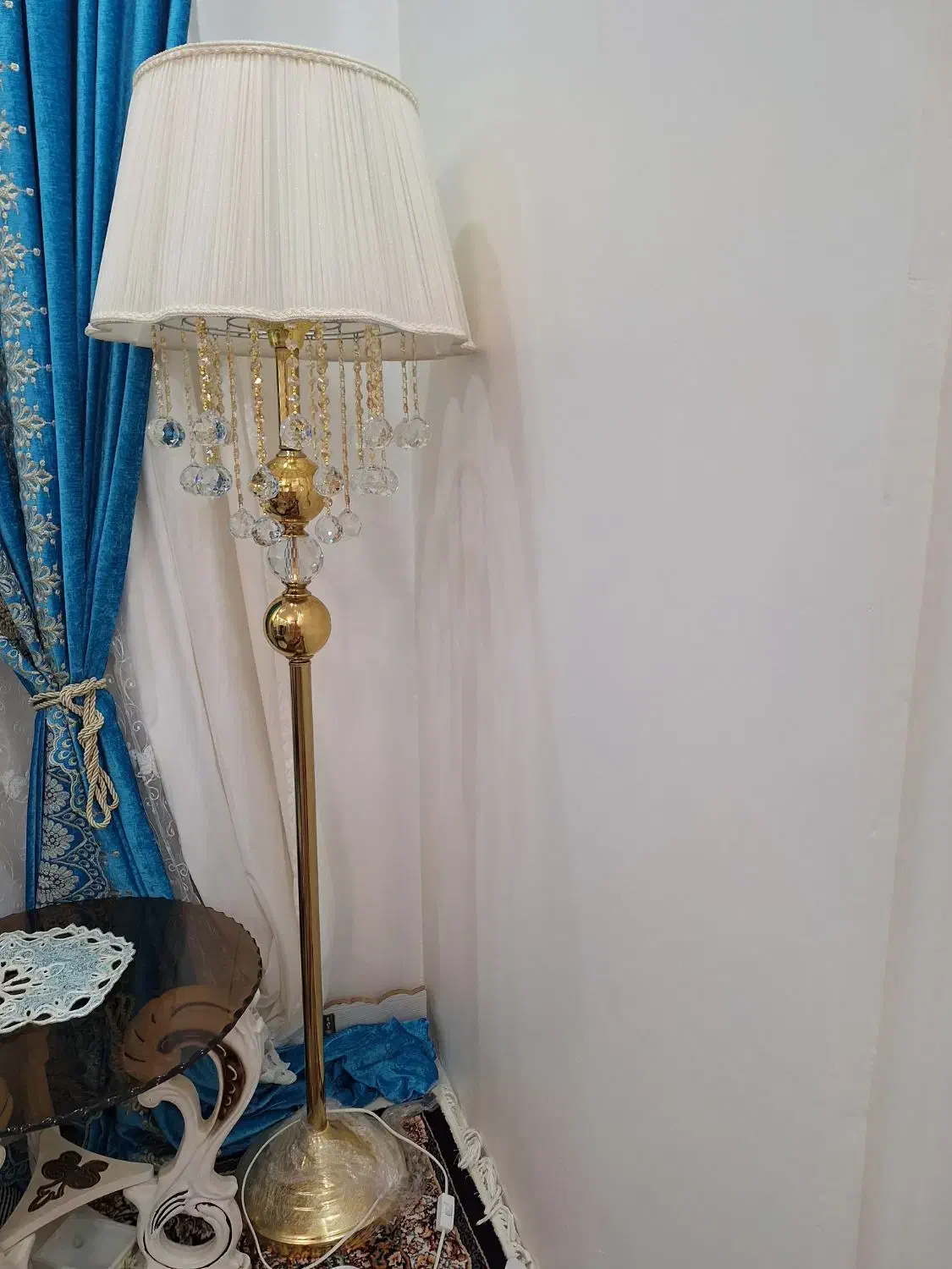 آباژور|چراغ خواب و آباژور|پرند, فاز ۳|دیوار