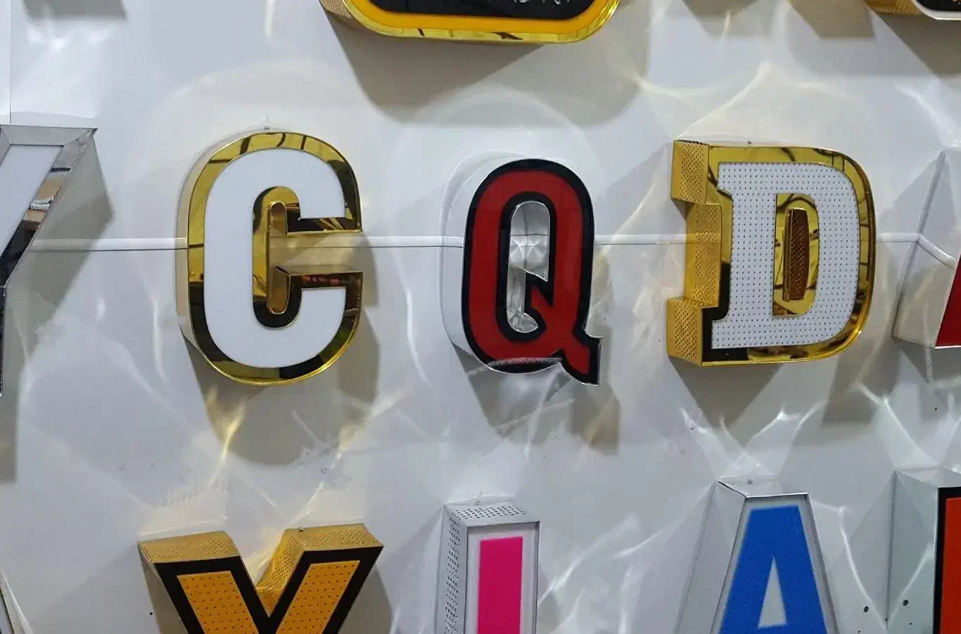 تابلوسازی ماهان طراحی وساخت حروف برجسته و led ثابت|خدمات پیشه و مهارت|قزوین, |دیوار