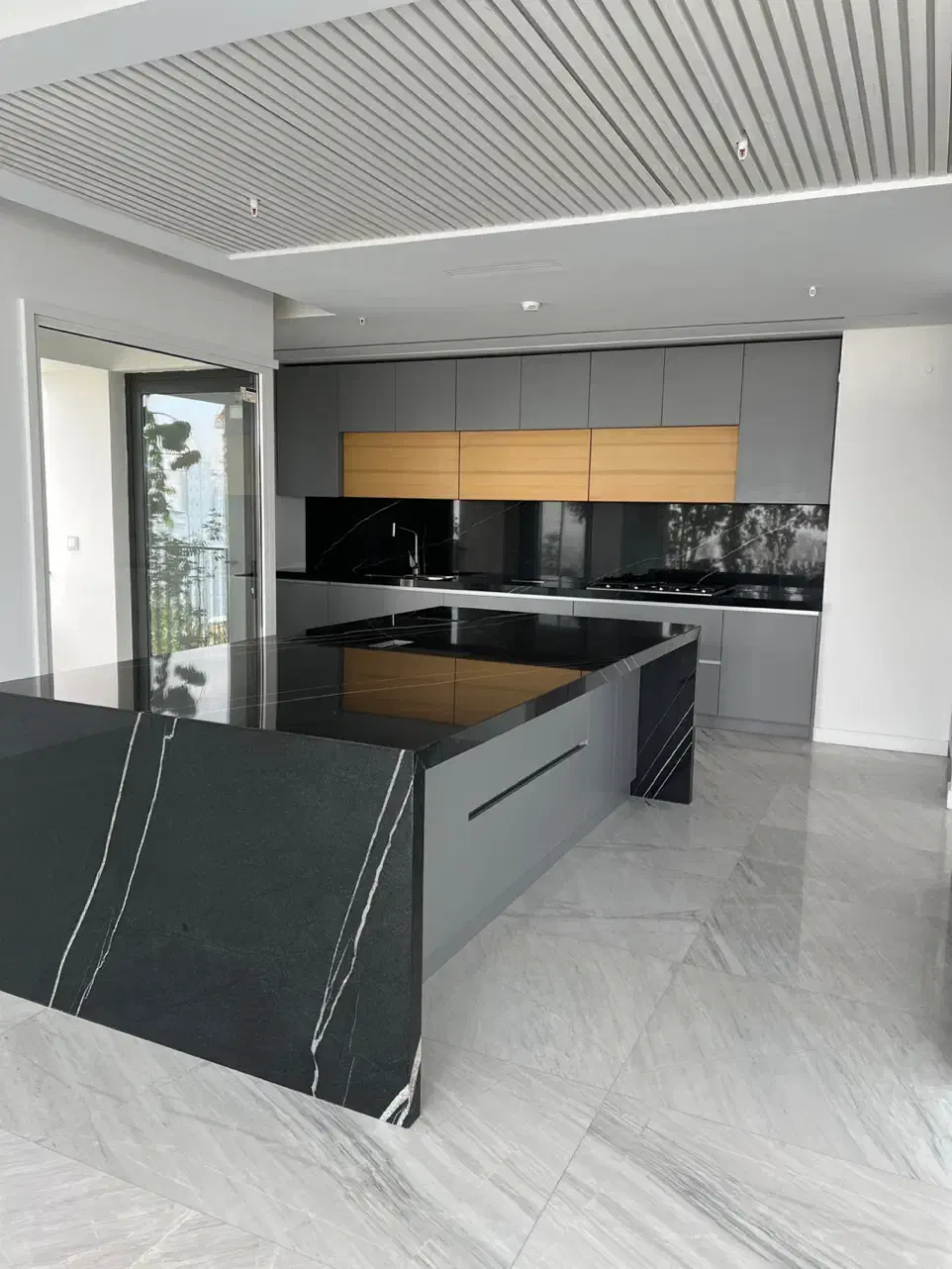 رهن ۳۳۰ متر  فرمانیه  کلید نخورده  مدرن|اجارهٔ آپارتمان|تهران, فرمانیه|دیوار