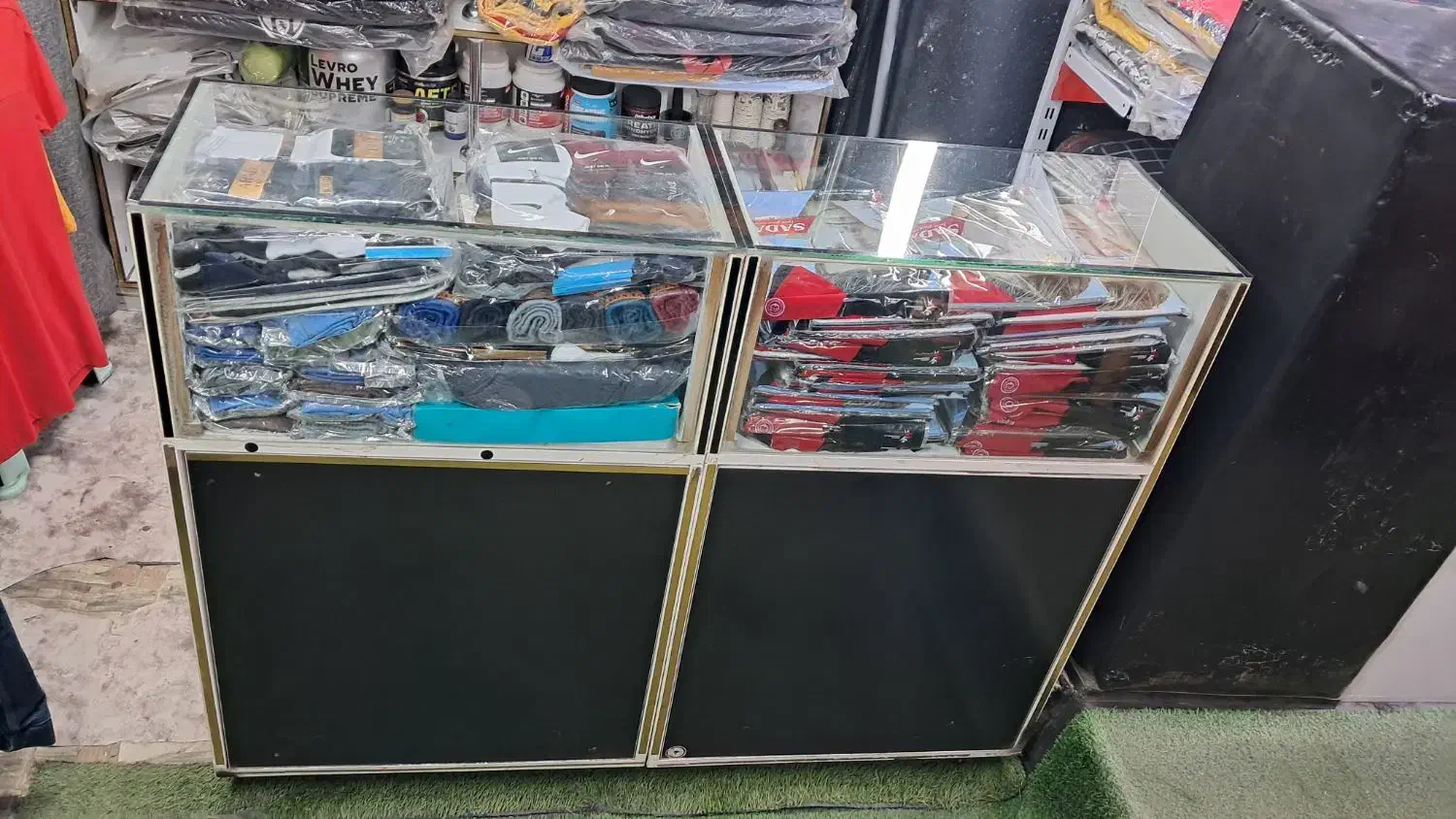 ۲عددمیز پیشخوان ام دی اف با شیشه ۱۰میل|فروشگاه و مغازه|نهاوند, |دیوار