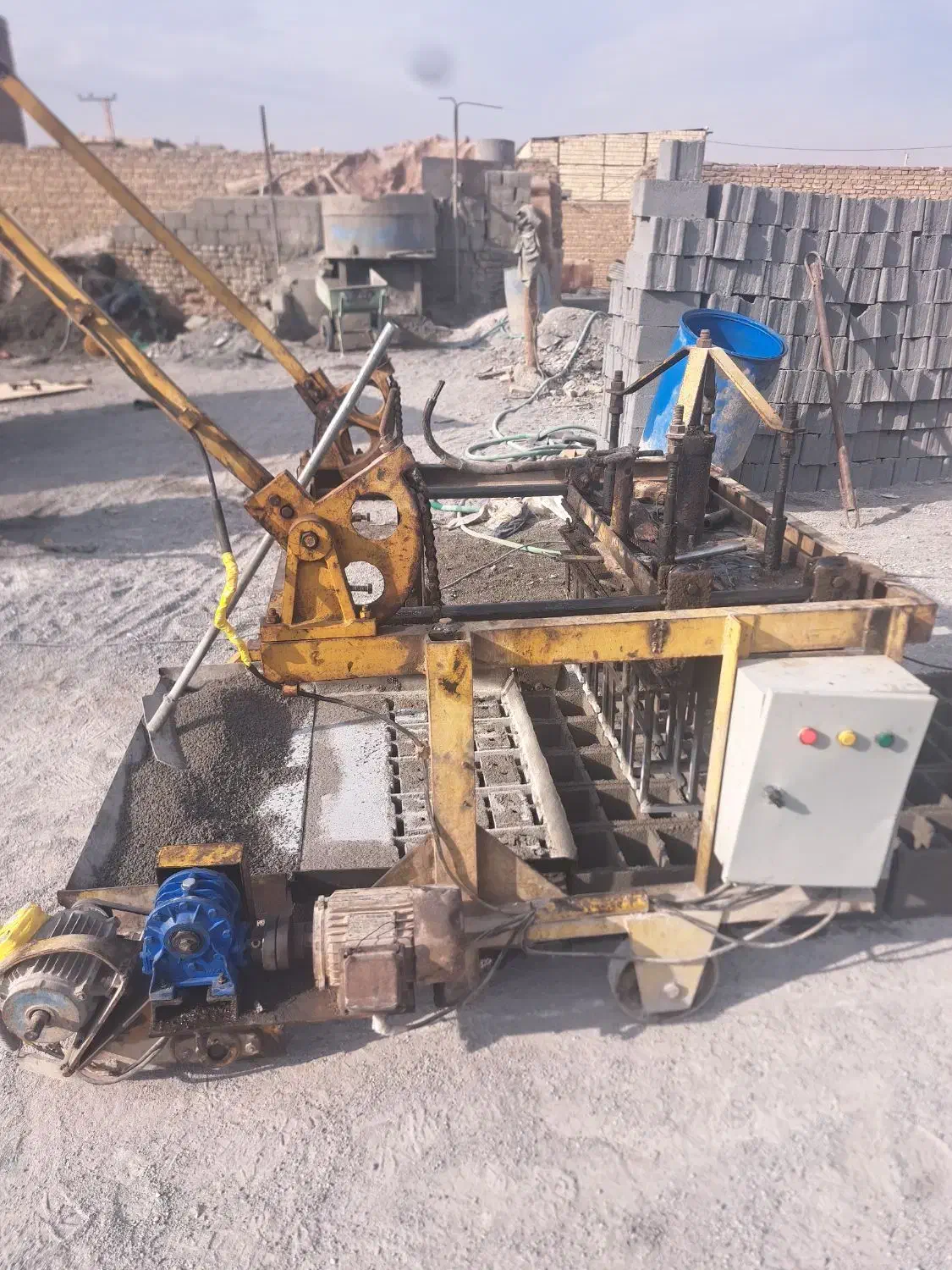 دستگاه بلوک دیواری|ماشینآلات صنعتی|یزد, |دیوار