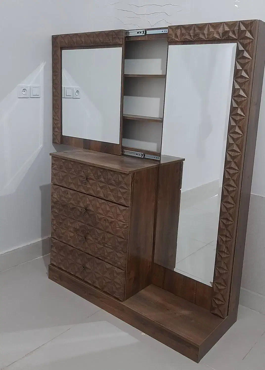 دراور و میز آرایش نو و فوقالعاده کاربردی|جاکفشی، کمد، دراور|قزوین, |دیوار