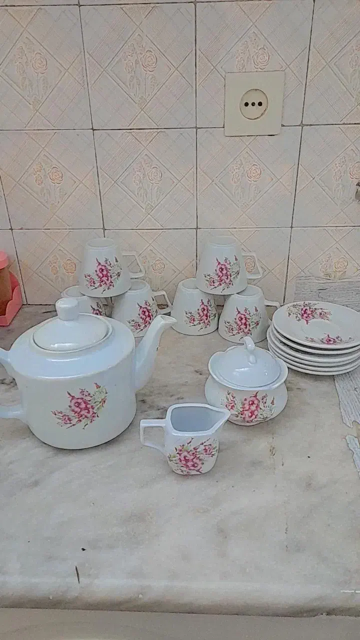 فروش فوری ظروف اشپزخانه|ظروف سرو و پذیرایی|محلات, |دیوار