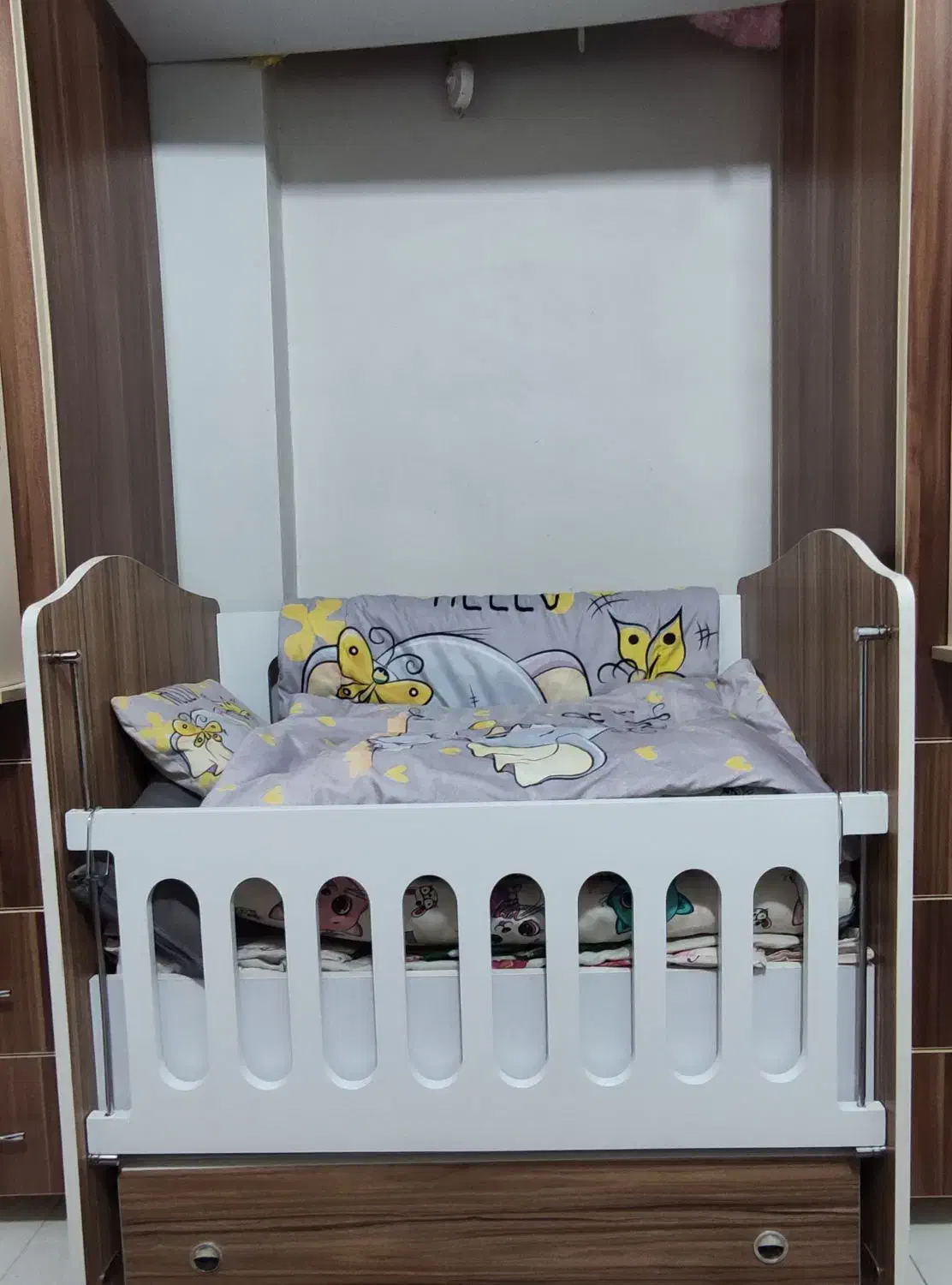 تخت و کمد کودک|اسباب و اثاث بچه|فردیس, شهرک ارم|دیوار