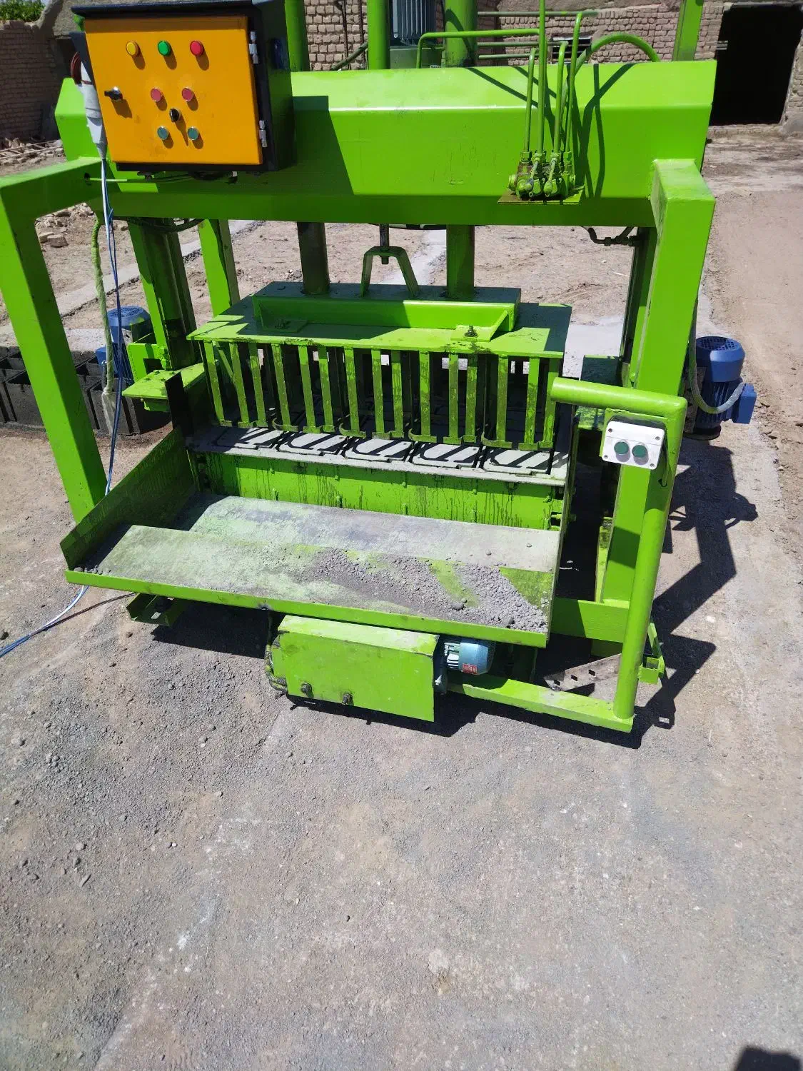 دستگاه بلوک زن نیمه اتومات|ماشین‌آلات صنعتی|کاشمر, |دیوار