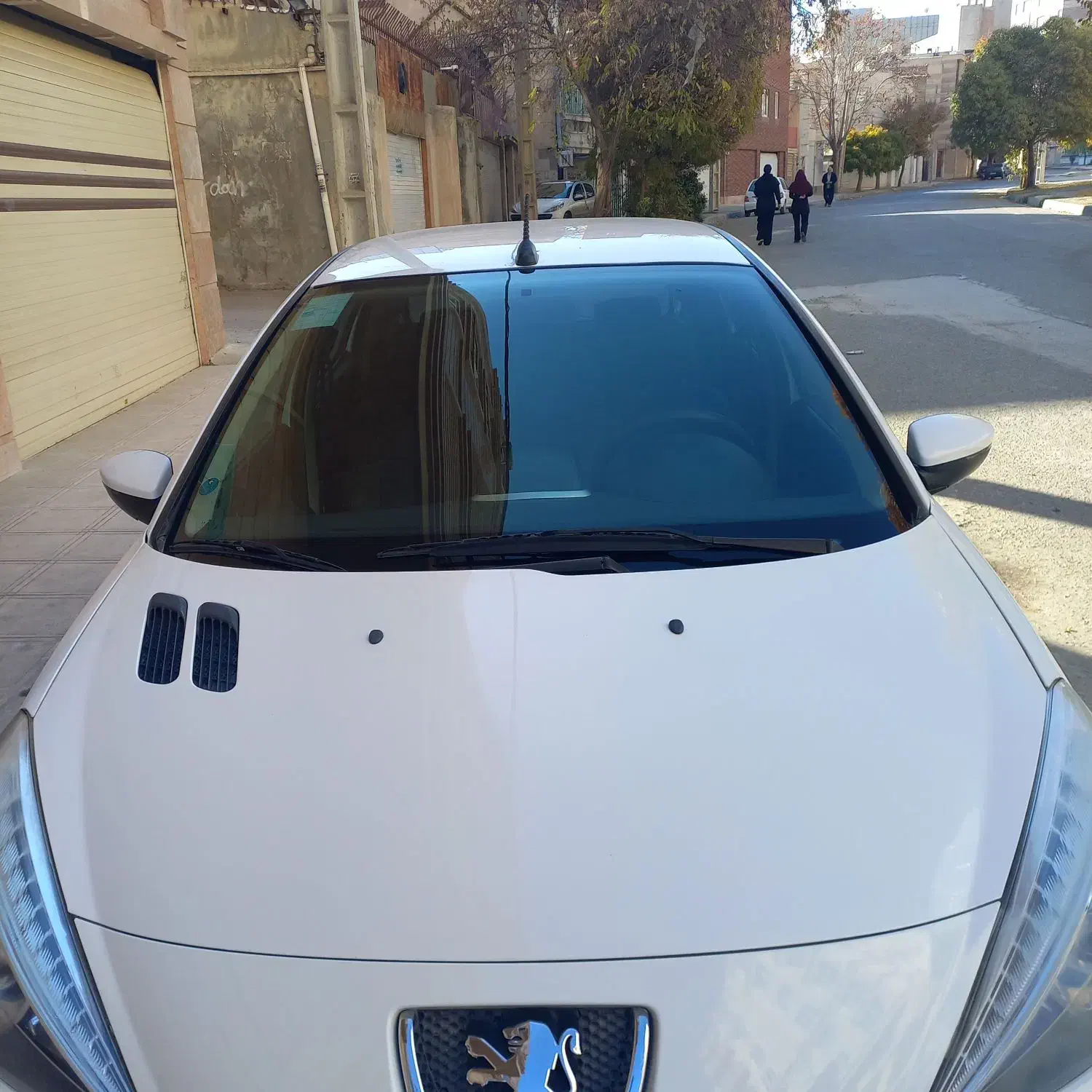 207 رنگ سفید|خودرو سواری و وانت|کرمانشاه, |دیوار