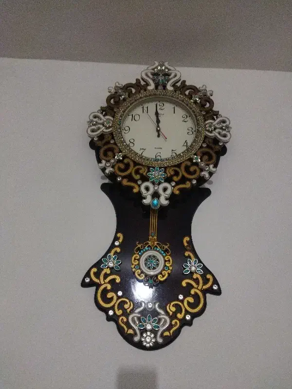 ساعت دیواری سالم.ودقیق|ساعت دیواری و تزئینی|سنقر, |دیوار