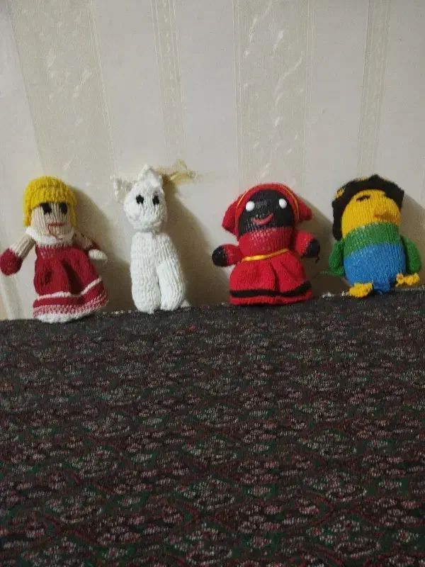 ۴عدد عروسک کار دست|اسباب‌‌بازی|فولادشهر, B5|دیوار