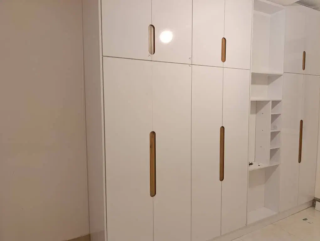 کابینت و کمد دیواری هایگلاس|خدمات پیشه و مهارت|بندر کنگان, |دیوار
