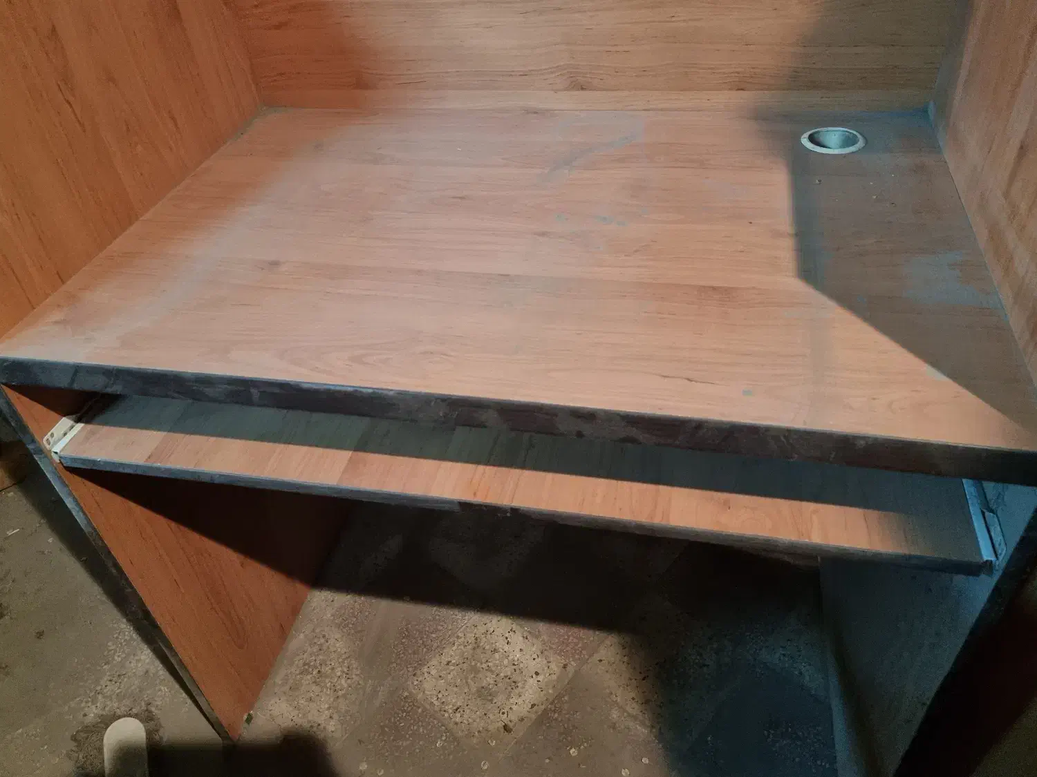 فروش میز کامپیوتر و تحریر ارزان‌تر از این نیست|میز تحریر و کامپیوتر|شیراز, شهرک بهار|دیوار