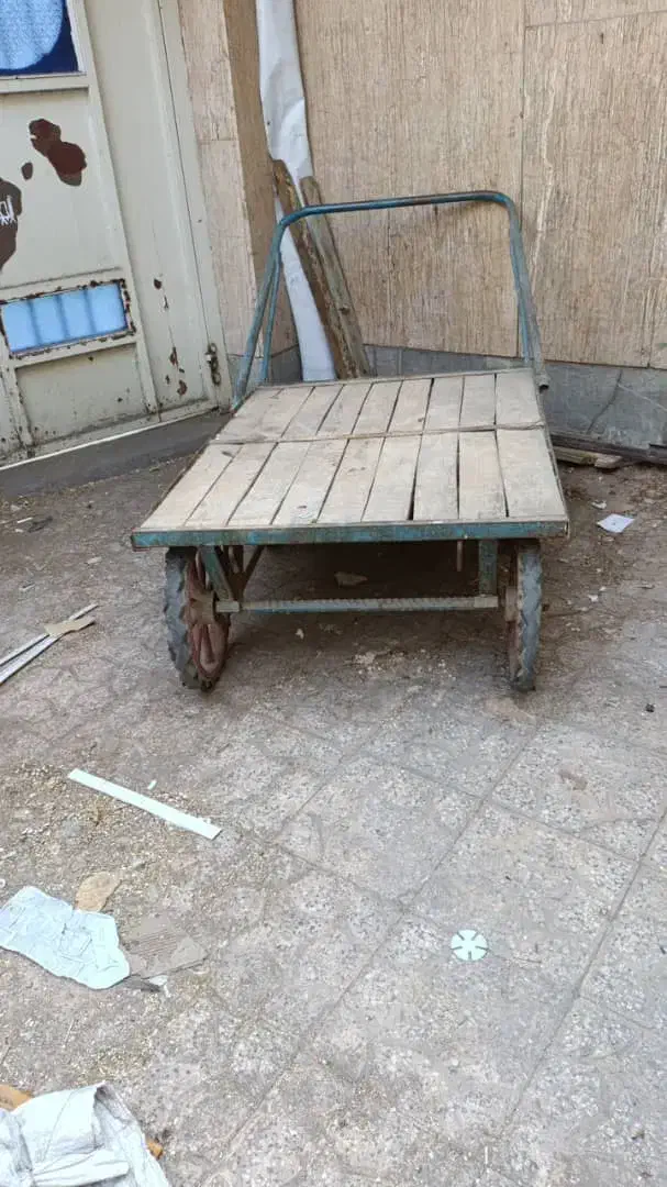 گاری چهارچرخ|ابزارآلات|شیراز, سیاه سنگ|دیوار