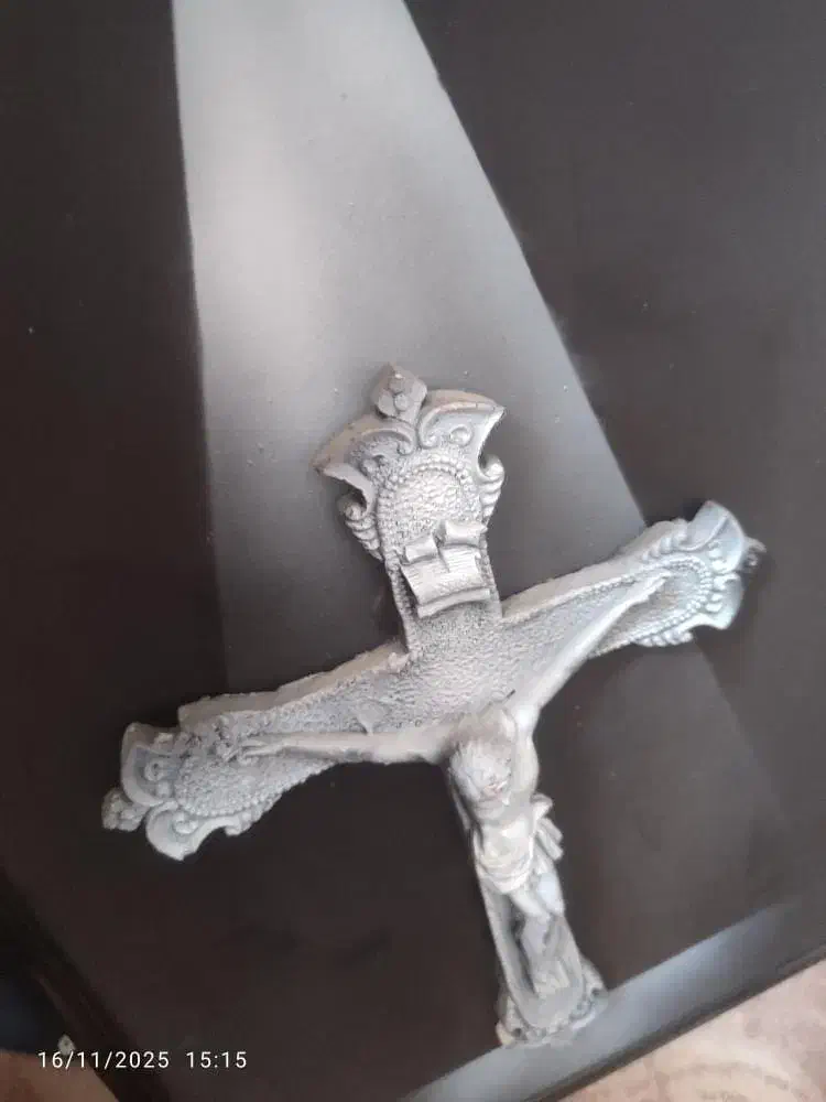 قاب|تابلو، نقاشی، عکس|شاهین‌شهر, عطار|دیوار