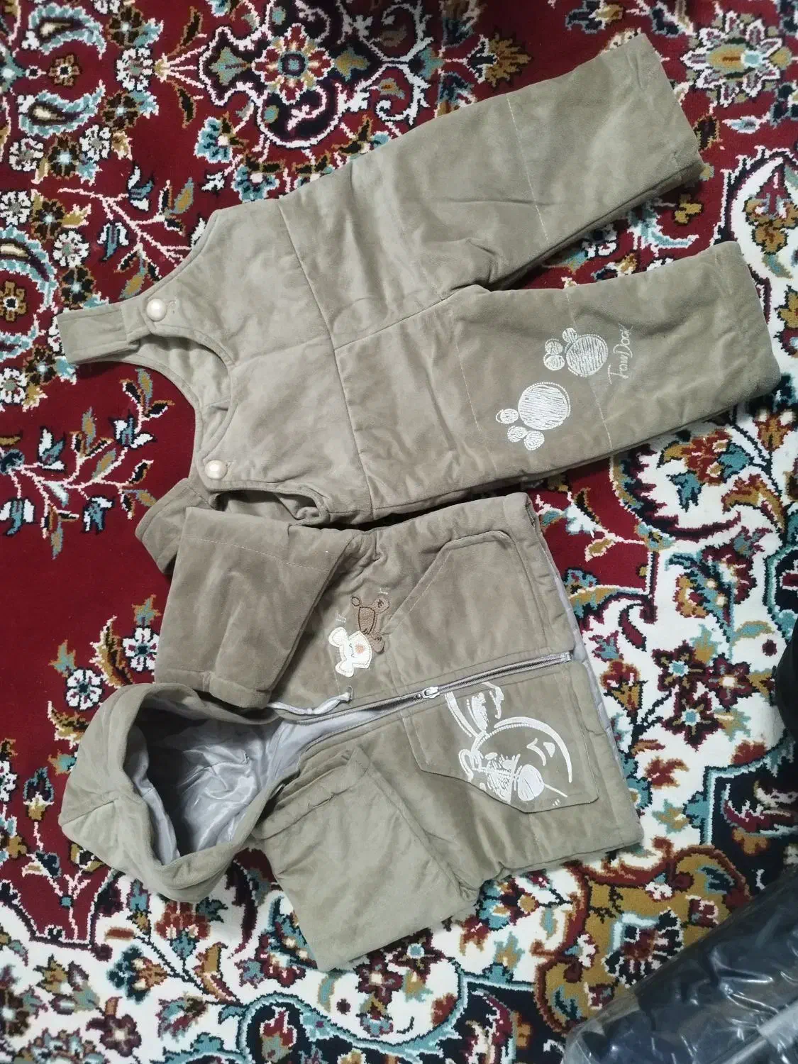 تمیز و مرتب|لباس|سبزوار, هویزه|دیوار