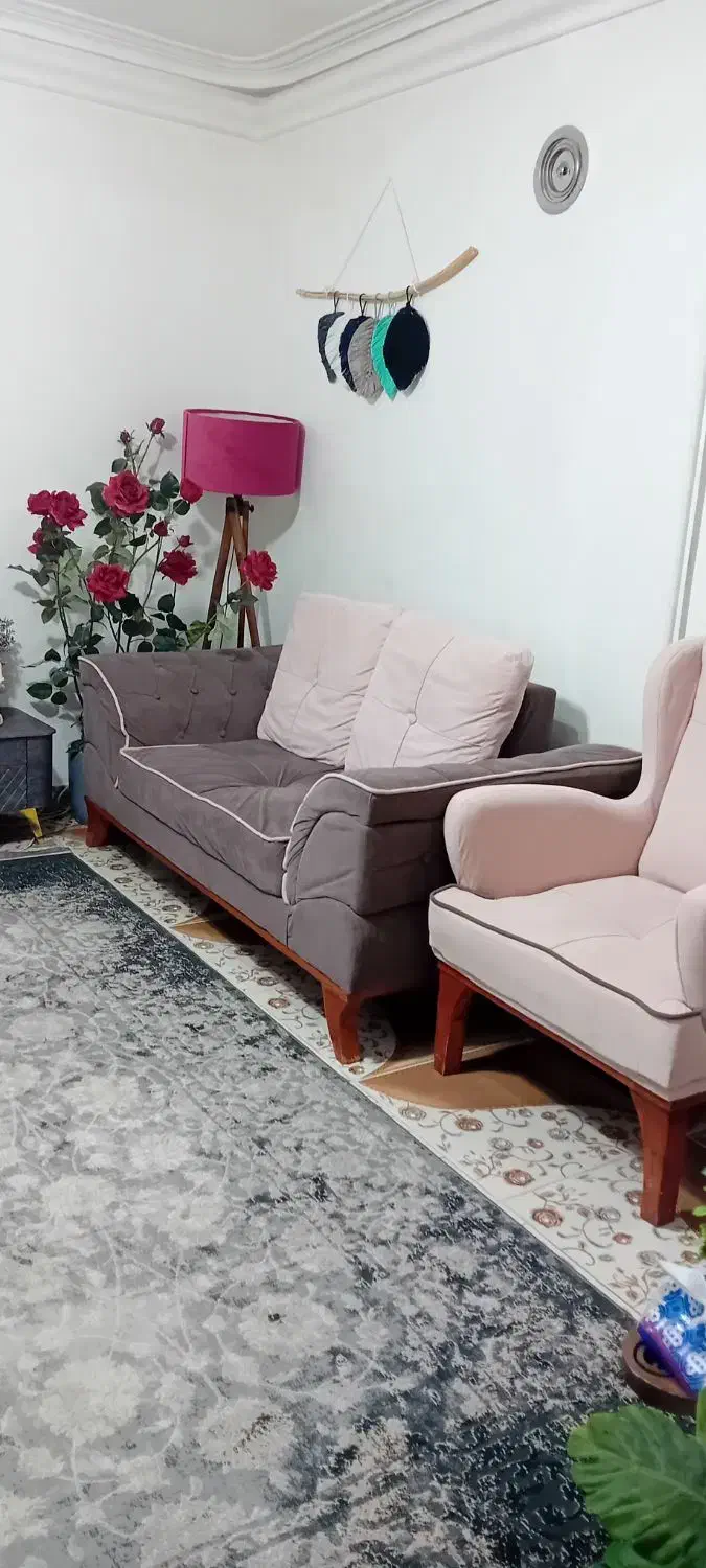 مبل زیر قیمت گذاشتم سیزده میلیون و جلو میلی|مبلمان خانگی و میز عسلی|رشت, سلیمانداراب|دیوار