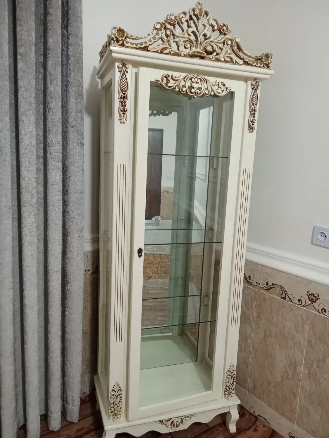 بوفه در حد نو|بوفه، ویترین، کنسول|آق قلا, |دیوار