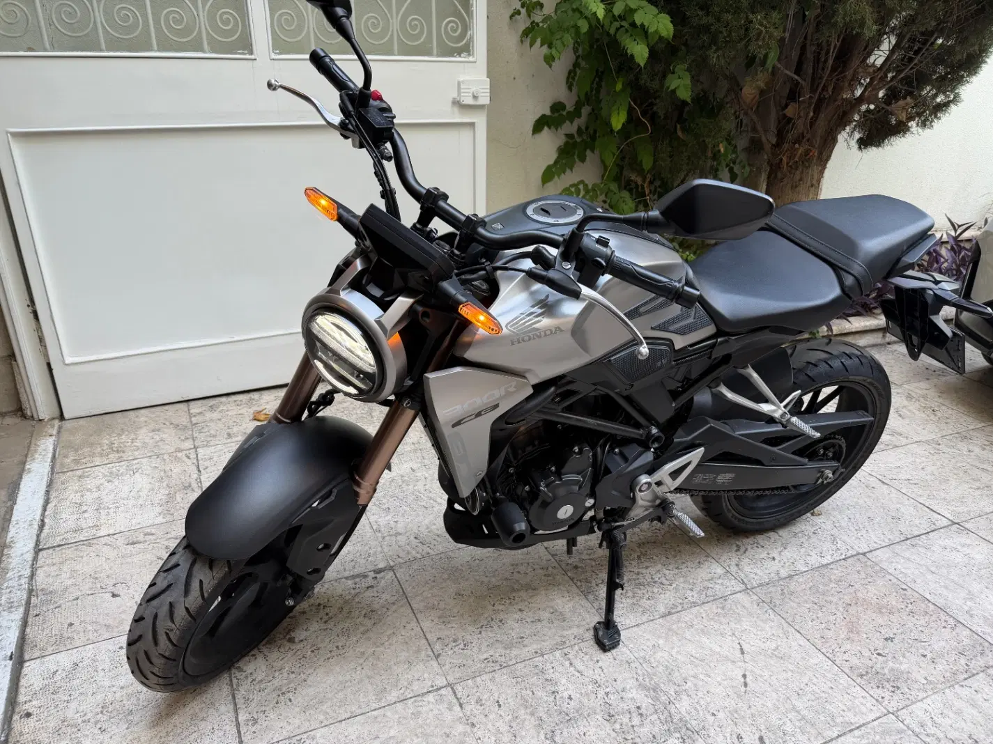 HONDA CB300R|موتورسیکلت|تهران, عباس‌آباد|دیوار